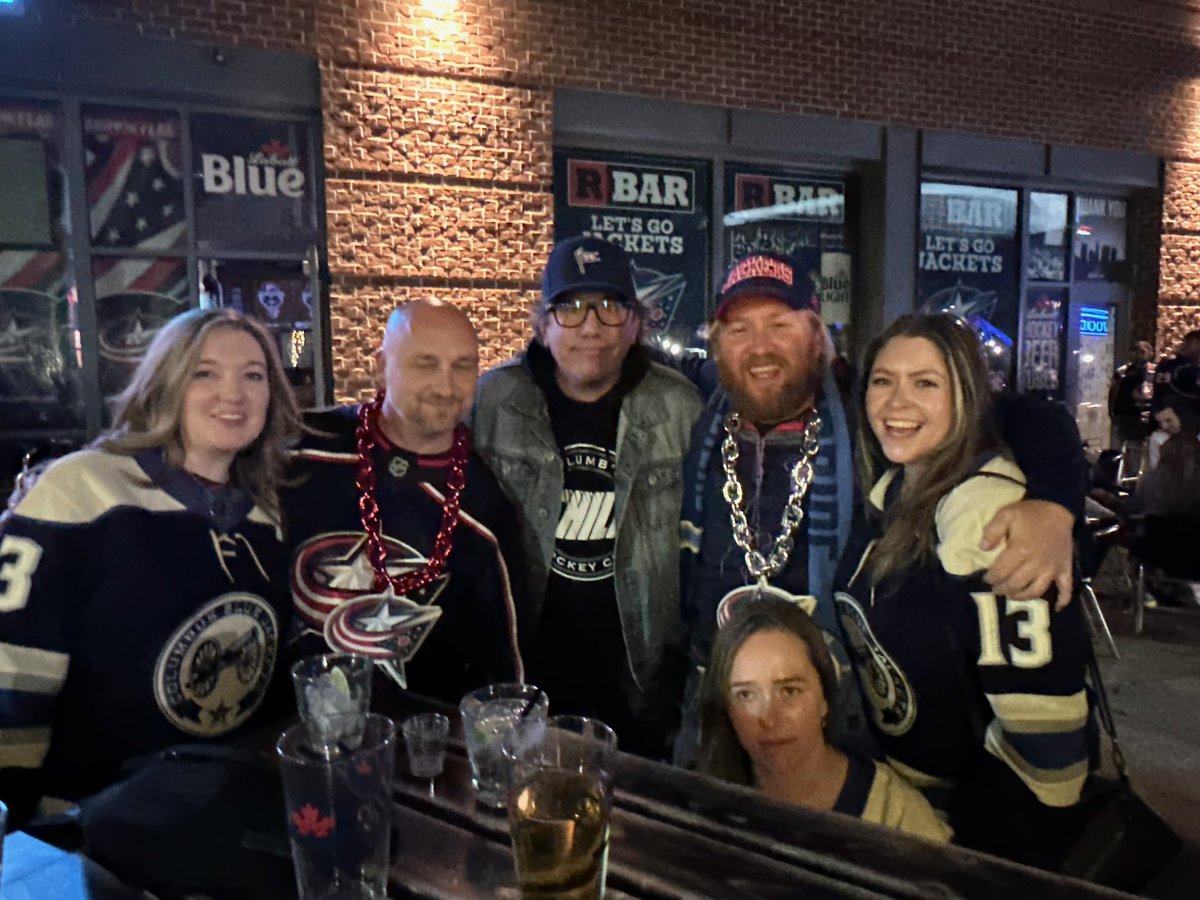 CaitieCollins's tweet image. round 2 #5thLineThanks