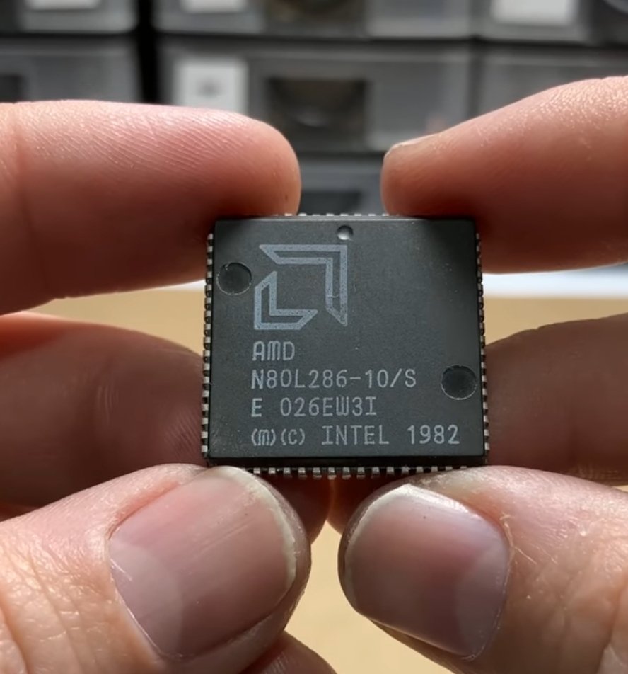 Gaborti2010's tweet photo. Hace muchos años quizás no recuerden Intel le hacía los.procesadores a AMD  solo tenían pequeñas diferencias en la disipación de calor .... https://t.co/4h3Eqoj7T2