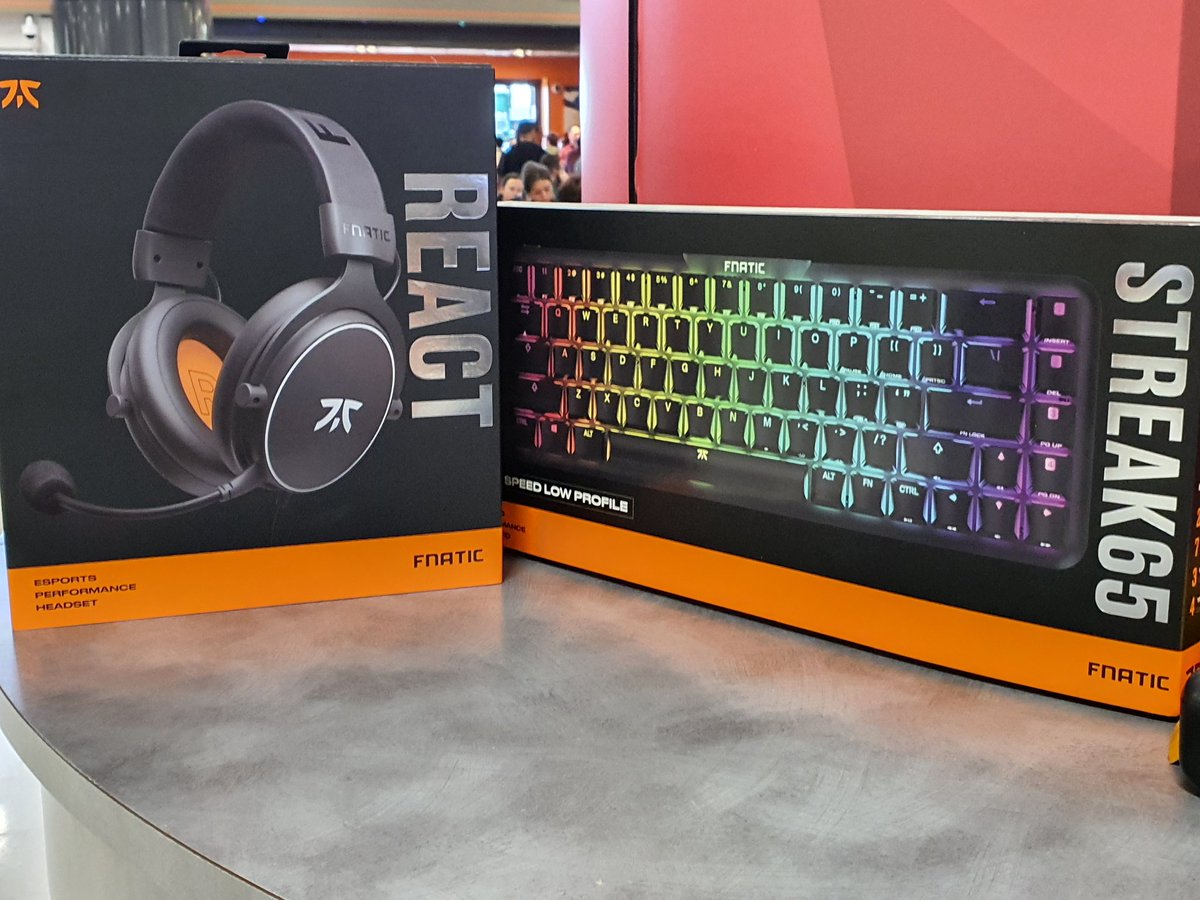 rhysko1234's tweet photo. Made it back from insomnia - Was a great day, was great to meet @StallionStreams and the @FNATIC crew, thanks again for the gear, looking forwards to trying it tomorrow https://t.co/VLT25r5fKn