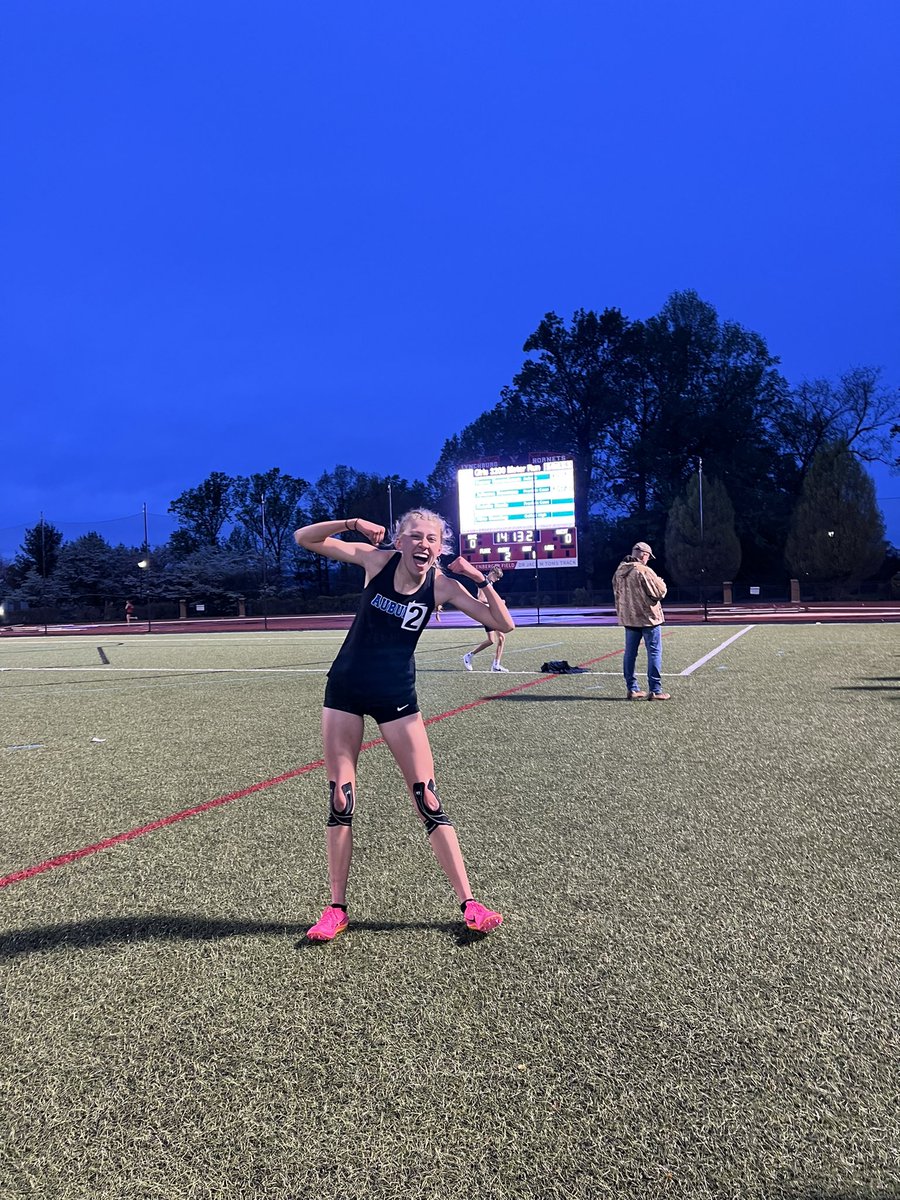 🦅🚨New School Record🚨🦅

Kasey Rosenbaum keeps rewriting the Auburn High School record books.   This time it’s the 3200m Outdoor record with a time of 12:10.60 while winning the University of Lynchburg Twilight Invitational.  Kasey also earned a <a href="/VHSL_/">VHSL Athletics</a> State Qualification
