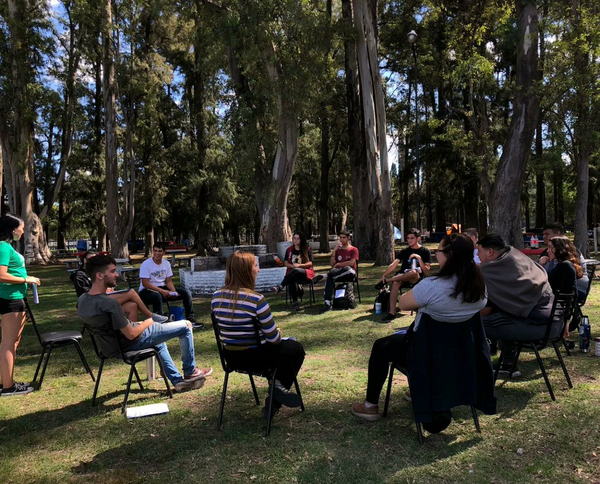 patriaeselotrok's tweet photo. ☀️🇦🇷 Comunicado:

✌🏼 Representantes de las juventudes de distintas organizaciones que componemos La Patria Es El Otro realizamos un campamento de formación política para aportar a la creación de un programa estatal que vuelva a representar a las mayorías populares. 

🧵1/3👇🏼 https://t.co/ljaICks3Fe