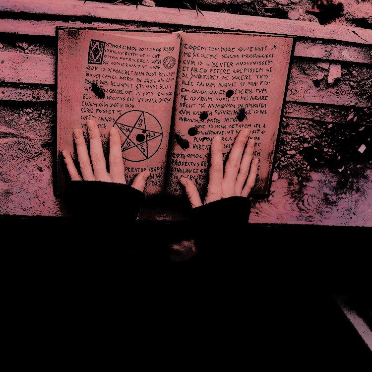 ᅟ ‍ ‍ᅟ ᅟ ᅟ ᅟ، 🥀 : 𝖉͟𝖆͟𝖛͟𝖎͟𝖓͟𝖆 (@harvstwitchz) on Twitter photo 