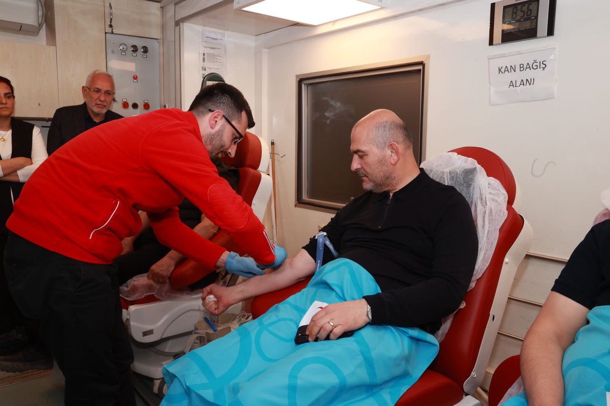 suleymansoylu's tweet photo. Kan bağışı, Millî bir meseledir.

Mübarek Ramazan ayında, tüm hemşehrilerimizi @Kizilay'a, kan bağışına davet ediyoruz https://t.co/4xQKxx616E