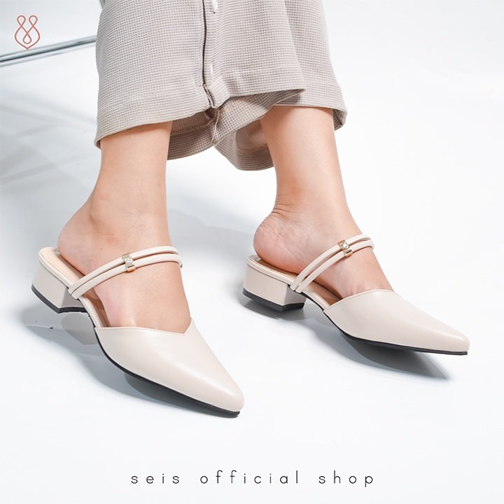 dailystufforu's tweet photo. Rekomendasi sandal heels 3cm 👡👠

~a thread https://t.co/kVYAXOQIVF