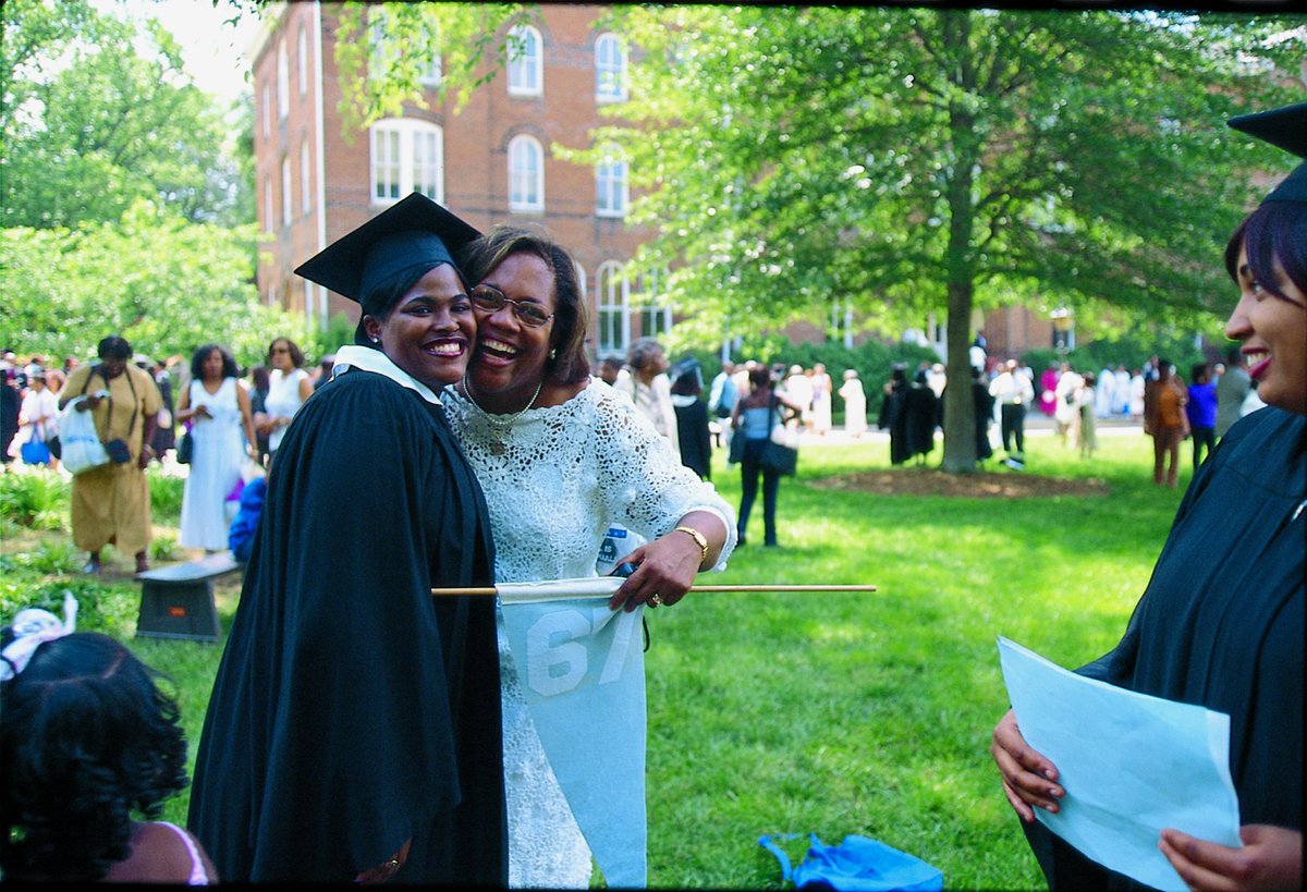 The Spelman Woman cherishes family. This C’2000 grad and C’67 alumna are embracing on Class Day 2000. The March through the Alumnae Arch displays just how expansive the Spelman sisterhood is. In honor of our 142 years, give to #SpelmanStrong at bit.ly/spelwoman142