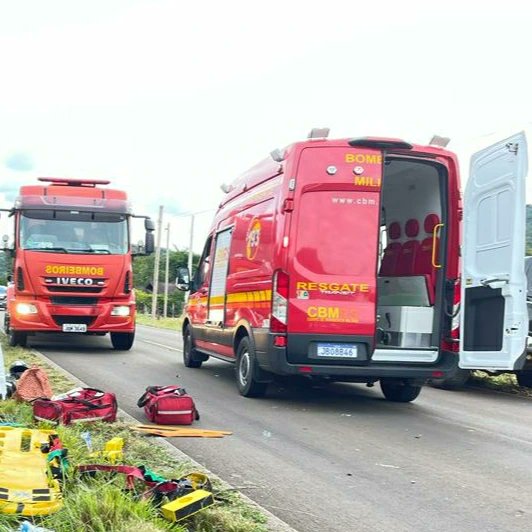 4bbmcbmrs's tweet photo. O Corpo de Bombeiros Militar do Rio Grande do Sul (CBMRS), de Santa Maria, atendeu na tarde de 08 Abr 23, sinistro de trânsito envolvendo dois veículos (carro e moto) na Rodovia ERS 804.
Vítimas conduzidas para o Hospital Universitário de Santa Maria (HUSM). 
@cbmrsoficial https://t.co/6Aa6Kh2ZQa