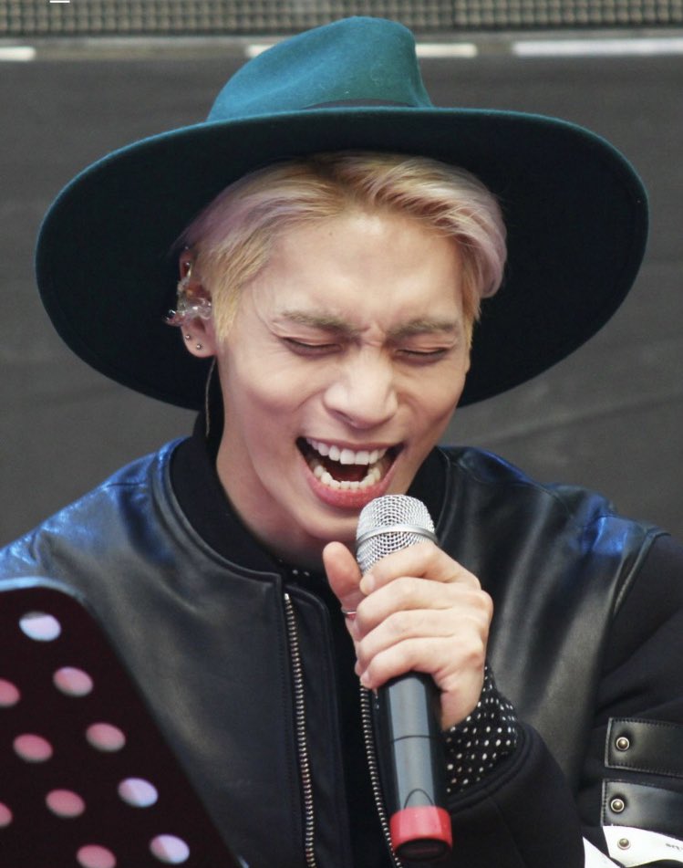 StRaWbE31095243's tweet photo. Another birthday without you here…it’s crazy how long it’s been. Time seems to be going faster but also slower at the same time- it’s weird…I hope you have an amazing heavenly birthday jjong~^^ happy birthday, I love you. ❣️🌙 #jonghyunday #JONGHYUN #HAPPY_JJONG_DAY #ilyjjong https://t.co/GMRlpZOtPy