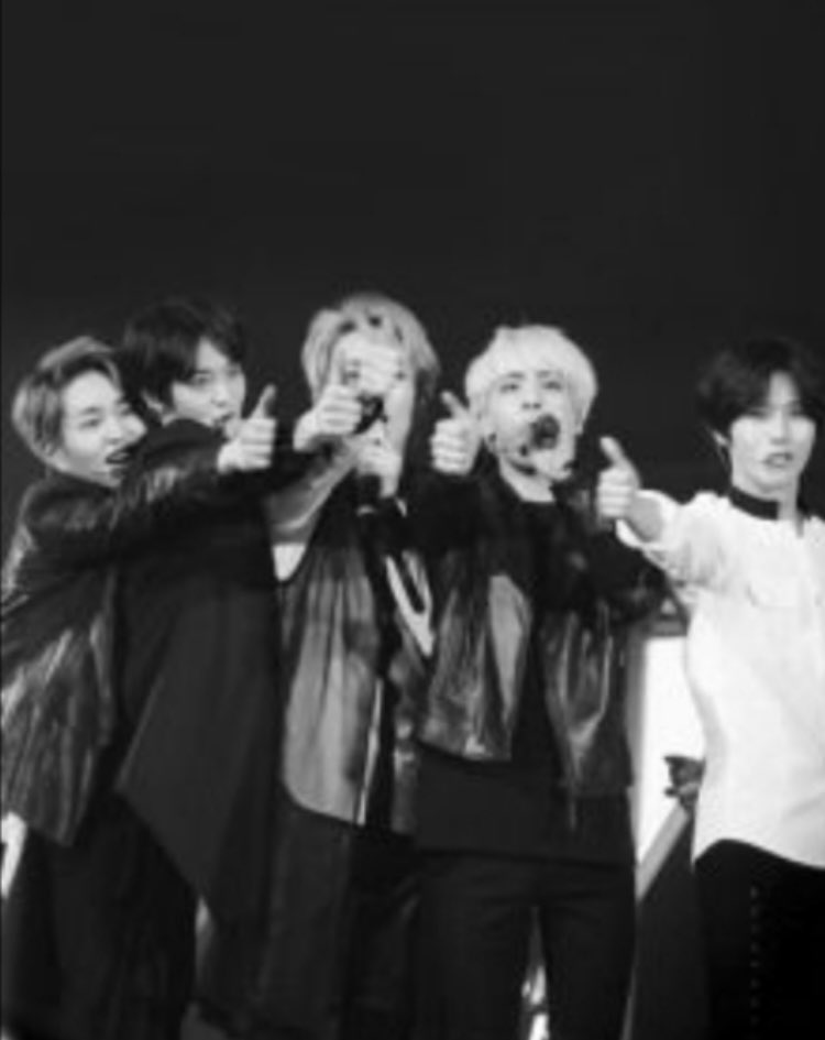 StRaWbE31095243's tweet photo. Another birthday without you here…it’s crazy how long it’s been. Time seems to be going faster but also slower at the same time- it’s weird…I hope you have an amazing heavenly birthday jjong~^^ happy birthday, I love you. ❣️🌙 #jonghyunday #JONGHYUN #HAPPY_JJONG_DAY #ilyjjong https://t.co/GMRlpZOtPy