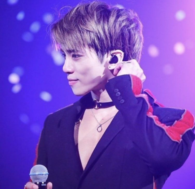 StRaWbE31095243's tweet photo. Another birthday without you here…it’s crazy how long it’s been. Time seems to be going faster but also slower at the same time- it’s weird…I hope you have an amazing heavenly birthday jjong~^^ happy birthday, I love you. ❣️🌙 #jonghyunday #JONGHYUN #HAPPY_JJONG_DAY #ilyjjong https://t.co/GMRlpZOtPy