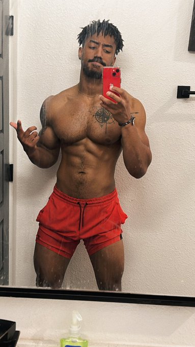 FtOYaHkWcAAPXt6?format=jpg&name=small