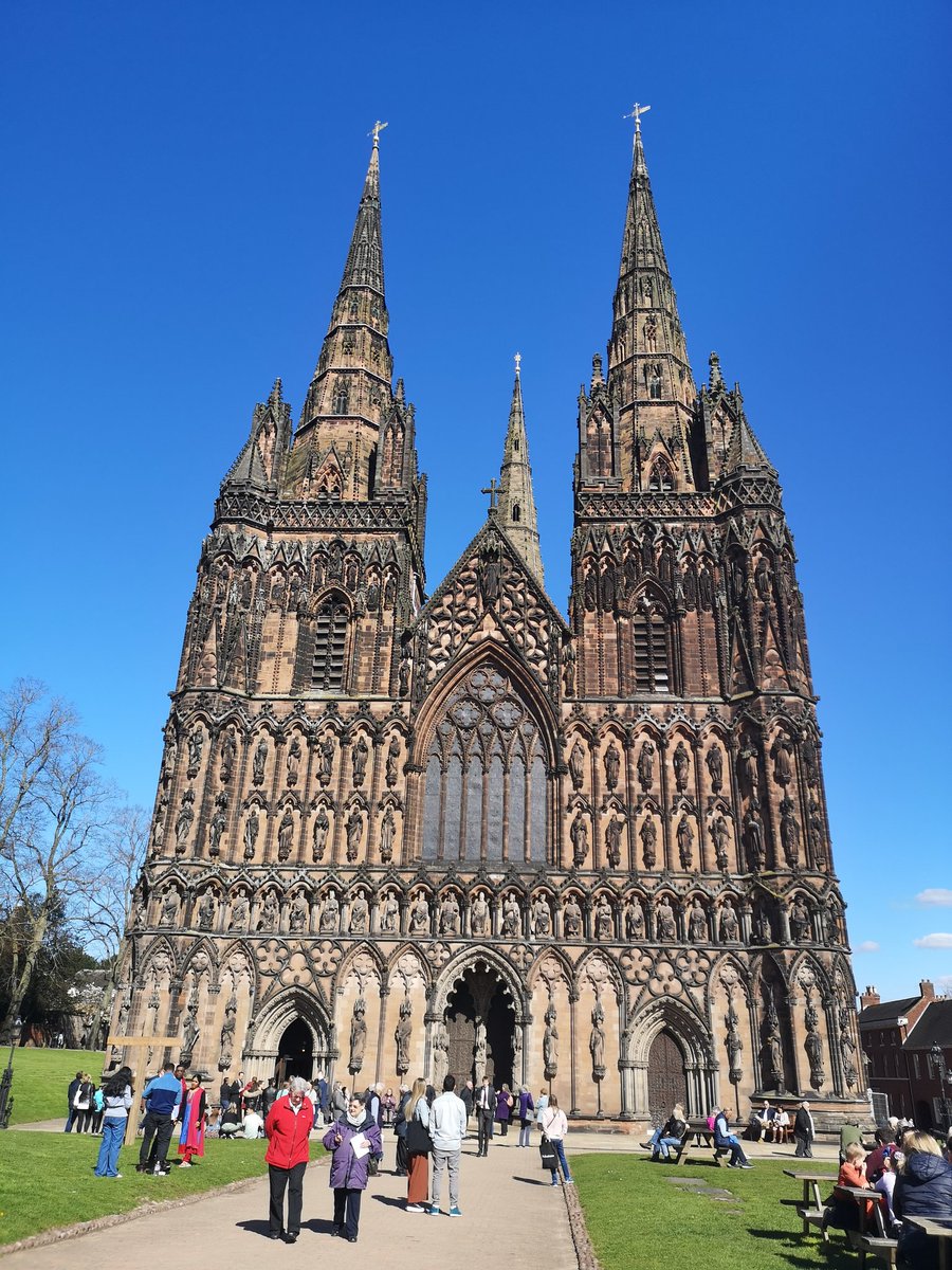LCChamberChoir's tweet photo. Phew... LCCC have been busy singing some of the services in @LichfieldCath this week... The Tenebrae service on Tuesday, hour three and four of the Good Friday Liturgy (preceded by hotcross buns) and then the Easter Vigil today. https://t.co/Sk9kayG1GY