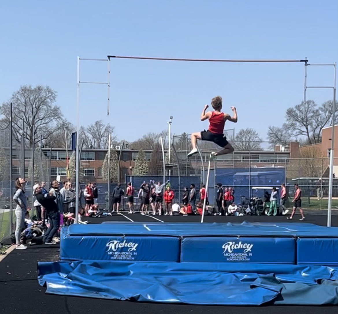 Our school record holder in the pole vault, Sage Halter, improved his record with a 14’6” vault this afternoon at Bishop Chatard!! This guy is getting better every single week 👀 
<a href="/NPHSDragons/">New Palestine Dragons</a>