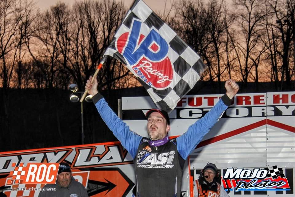 RoCModSeries's tweet image. "Mustache" @jackely54 scores his first Race of Champions Modified Series victory at Mahoning Valley Speedway in the "Spring Meltdown 75".

Zane Zeiner, Austin Kochenash, Lou Strohl, and Blake Barney completed the top five finishers.

#WhereEverLapCounts
#ModifiedsMainly