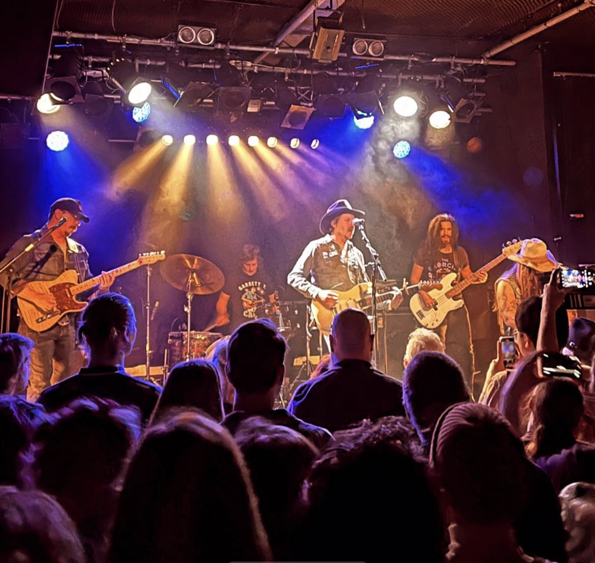 Another #soldout night on our European Tour in Nijmegen, Netherlands. We love to see it! Thank y’all!