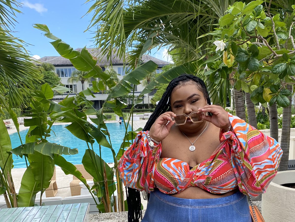 ConfidentXCurvyXQueen tweet media