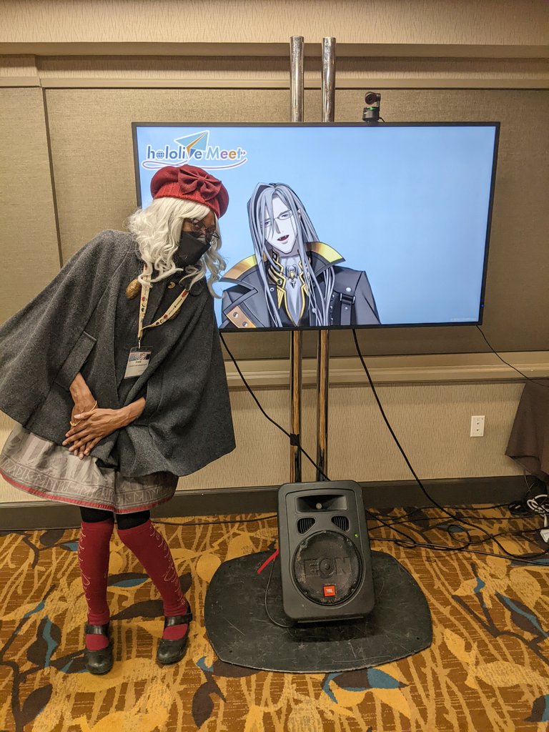 token_enski's tweet photo. I had such a fun time chatting with @noirvesper_en at #hololiveMeet! I can't wait for the panel tonight 🖤 https://t.co/Hds731n8nw