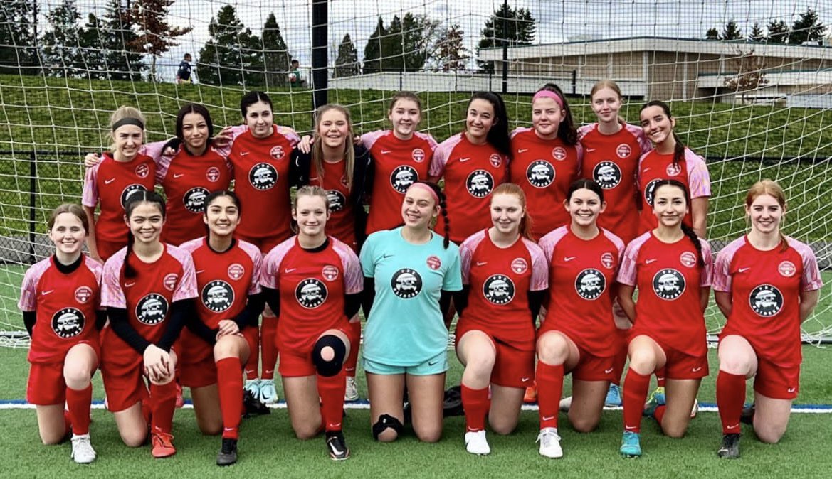 EastsideTimbers's tweet image. Hair game on point Eastside Thorns FC ‘07 girls! #ThisIsEastside #statecup #oregon