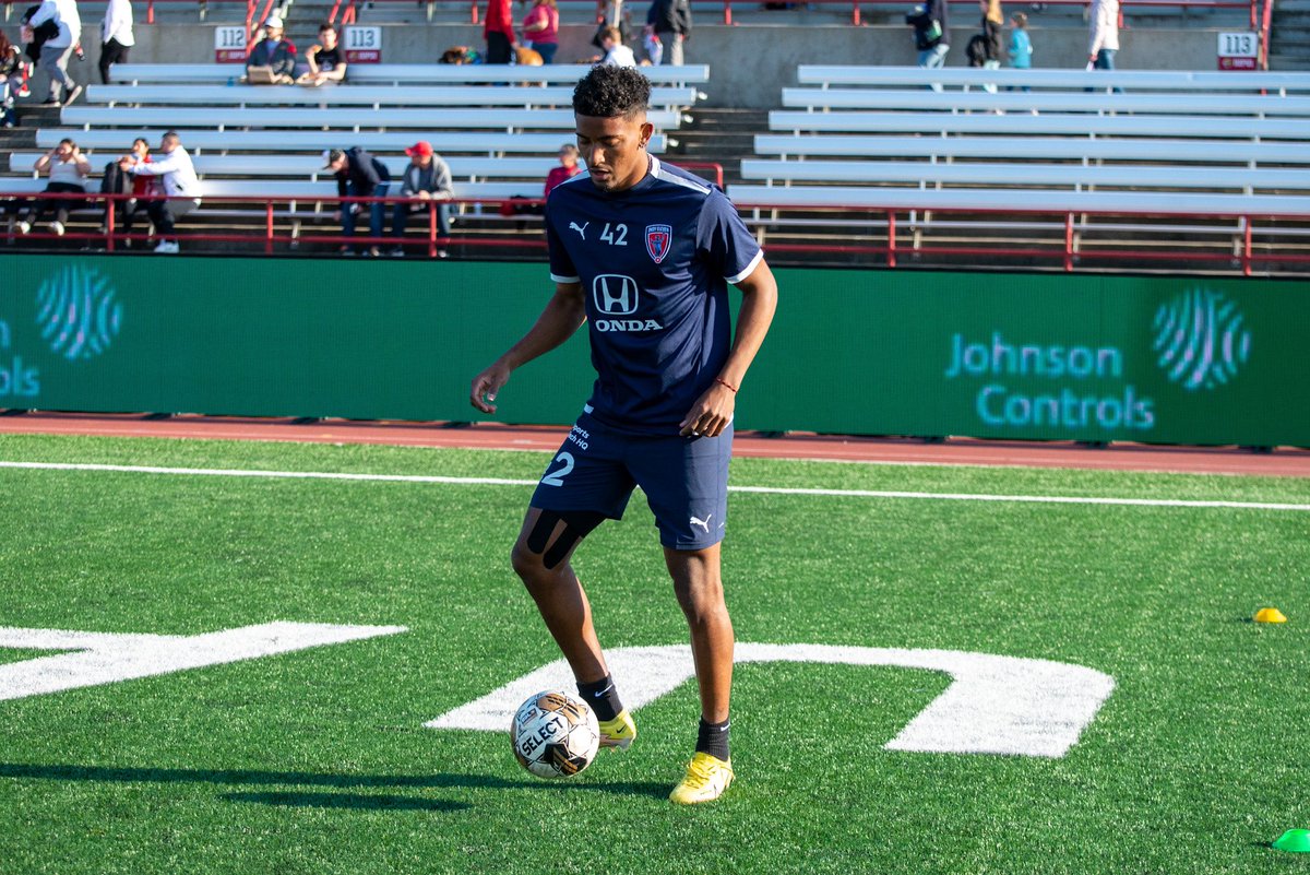 IndyElevenESP's tweet image. Calentar ☀️

#INDvOAK  Translated using #MicrosoftFlow