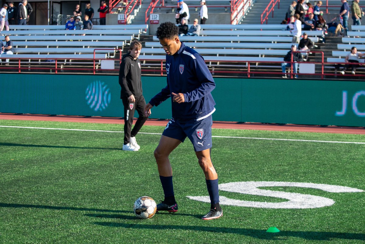 IndyElevenESP's tweet image. Calentar ☀️

#INDvOAK  Translated using #MicrosoftFlow