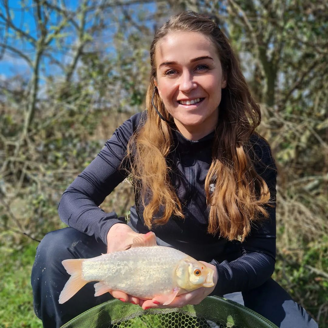 SAM_MENX's tweet photo. Still wanting to know what fish this is 😕
#carpfishing #carp
#carplife #help #namethatfish #onthebank #lake #answers #catch #catchandrelease https://t.co/2dp7Jz07yt
