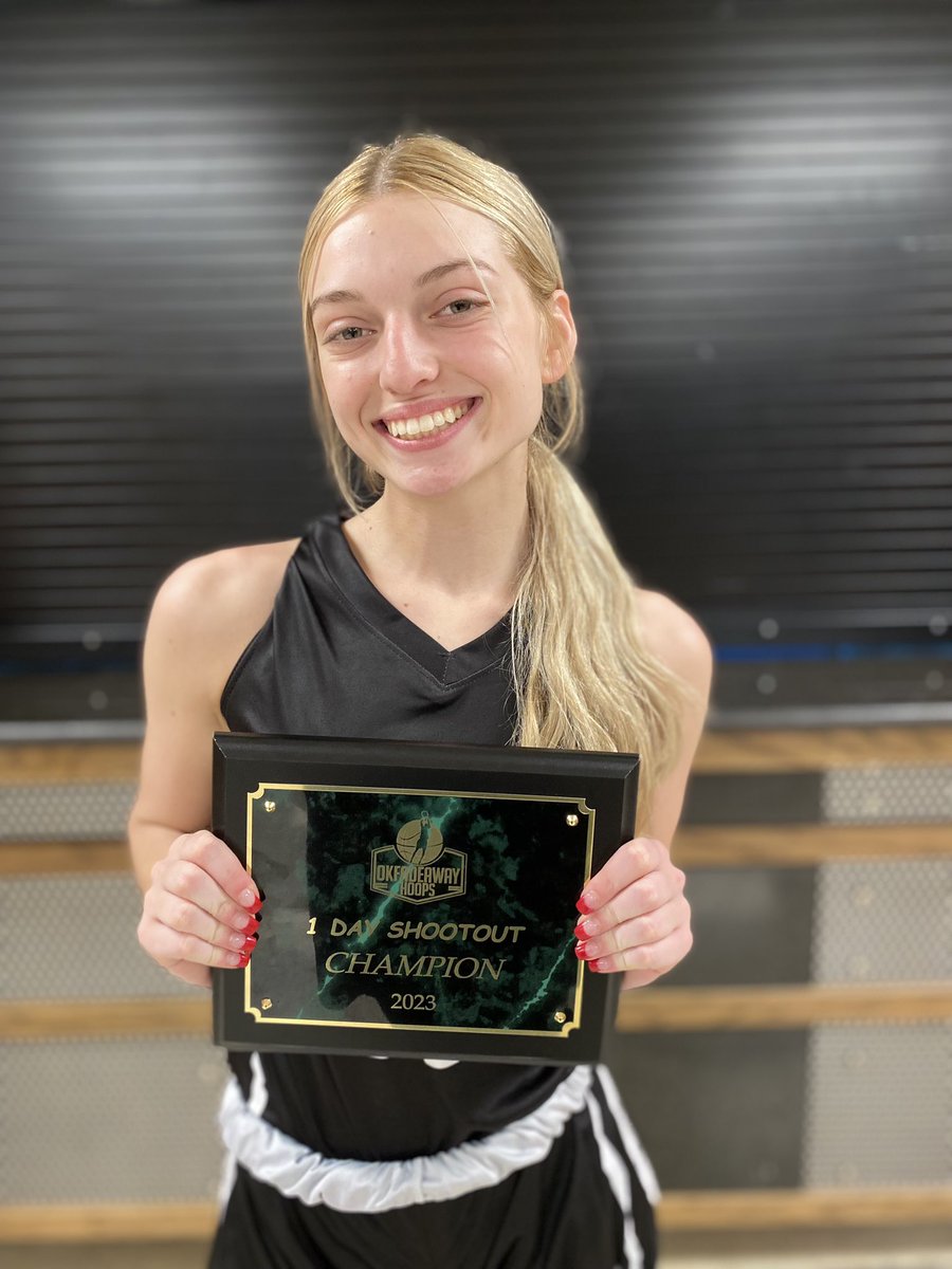 JennaAvery1010's tweet photo. OK Fade Away Champions 2023
@KatelynHarvist1 @KenleyLemons @AlaysiaBurrough @niamorg21 @niamorg21 @brookecurry_ @OklahomaSwarm1 #oklahomabasketball https://t.co/4W939g5xNu
