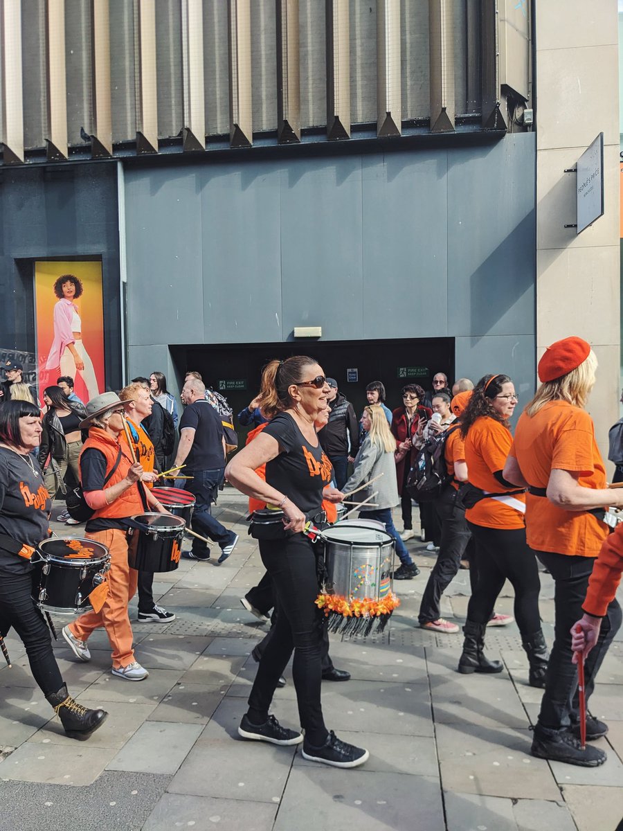 Wonderful Wor Seahorse Spectacle parade by <a href="/MovingPartsArts/">Moving Parts Arts</a> and a tonne of beautiful smiling toon folk today - looking forward to the rest of #NewcastlePuppetryFestival ✨
