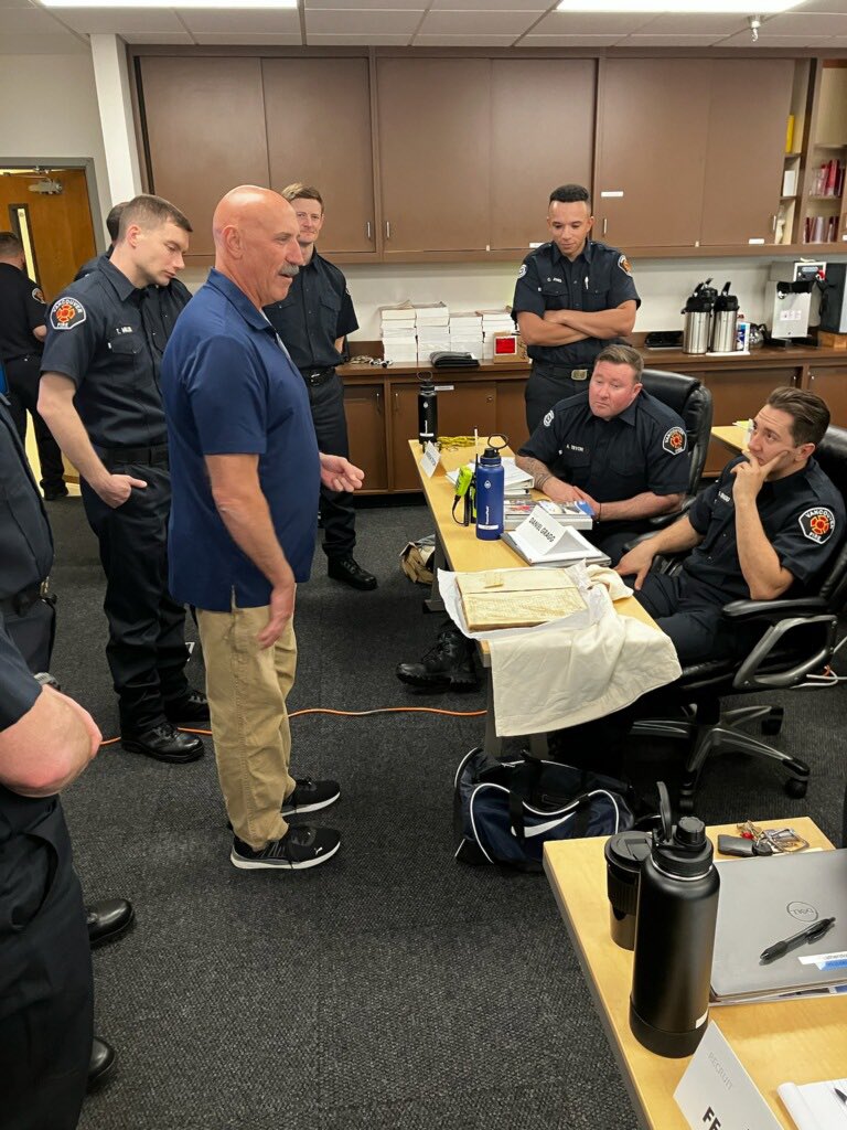 IAFF452's tweet image. Retired Brother Rick Steele gives a class on City of Vancouver Fire Department history to the probationary firefighter class 2023-1.