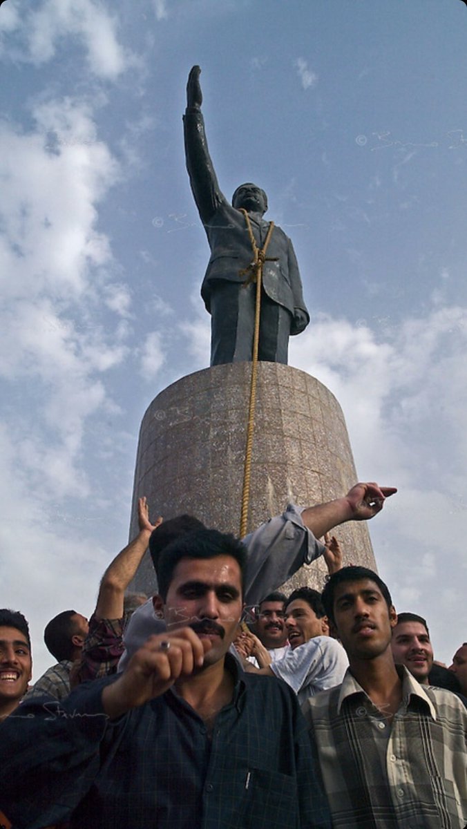 التاسع من أبريل المبارك

في هذا اليوم، تخلصنا من الأفواه البعثية النتنة وأسودت وجوه وطبان وبرزان وزال عفن البعث وقذارة الهمجية الصدامية.

وهرب الرفاق الساقطين الذين تفننوا بقمع وقتل وارهاب الشعب وهم يجرون خلفهم ذيال الخيبة والهزيمة والعار ليلحقوا بقائدهم الجبان الى مزبلة التاريخ