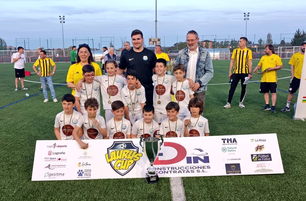 **LAURUS CUP | EDIN CONSTRUCCIONES**

> CATEGORÍA: BENJAMÍN 2013 ORO
> Sponsor: NATURAL OPTICS CORNET 
> Cuadro de honor:

Campeón: <a href="/oberenafutbol/">𝗢𝗯𝗲𝗿𝗲𝗻𝗮 𝗙𝘂́𝘁𝗯𝗼𝗹</a>
2° clasificado: <a href="/BALSAMAISO/">PEÑA BALSAMAISO C.F.</a>
3° clasificado: #cdsanpedro

¡Gracias a todos por vuestra participación en #LC2023!