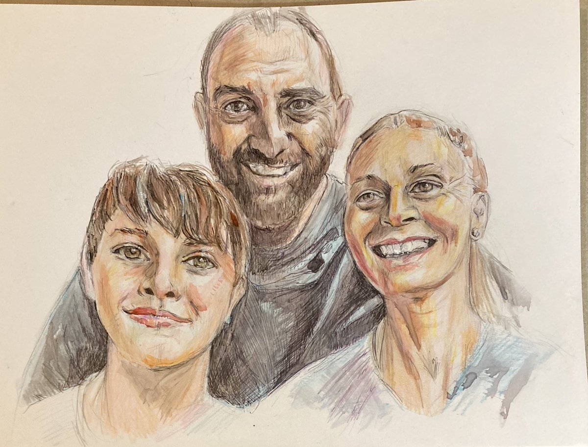 agyw13's tweet photo. #commissionportrait nearly done. Decide background color tomorrow. #mixedmediaartwork #commissionswelcome https://t.co/Cz9cvtdhzg