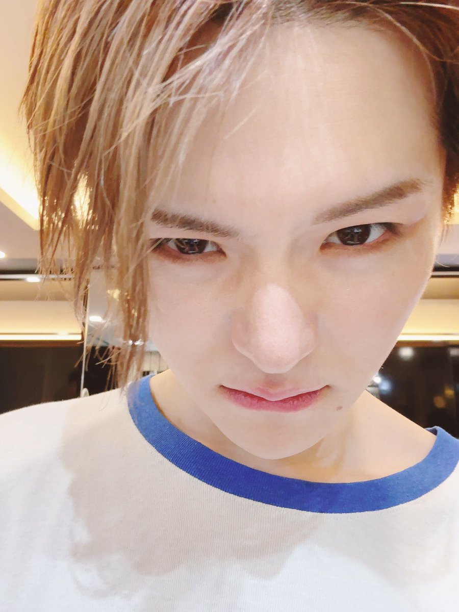 trsrupdates's tweet photo. [ #요시 WEVERSE ] 230408 #YOSHI post 🌟

🐯: SINGAPORE THANKYOU💖💖

#TREASURE #트레저 #トレジャー@treasuremembers https://t.co/glZcYDB8CE