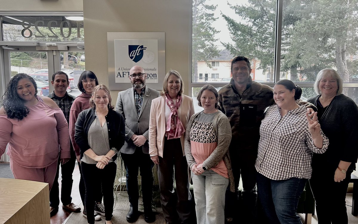 Class 4 is in the books for our in-person cohort! Thank you to <a href="/AFTOregon/">AFT-Oregon</a> for hosting us, Russell Sanders from <a href="/OregonAFLCIO/">Oregon AFL-CIO</a> and Jay Parasco from <a href="/SEIULocal503/">SEIU Local 503</a> for being our fantastic comms trainers and OLCS alumni <a href="/IamTravisNelson/">Rep. Travis E. Nelson 🩺</a> and Rachel Prusak for meeting with the cohort!