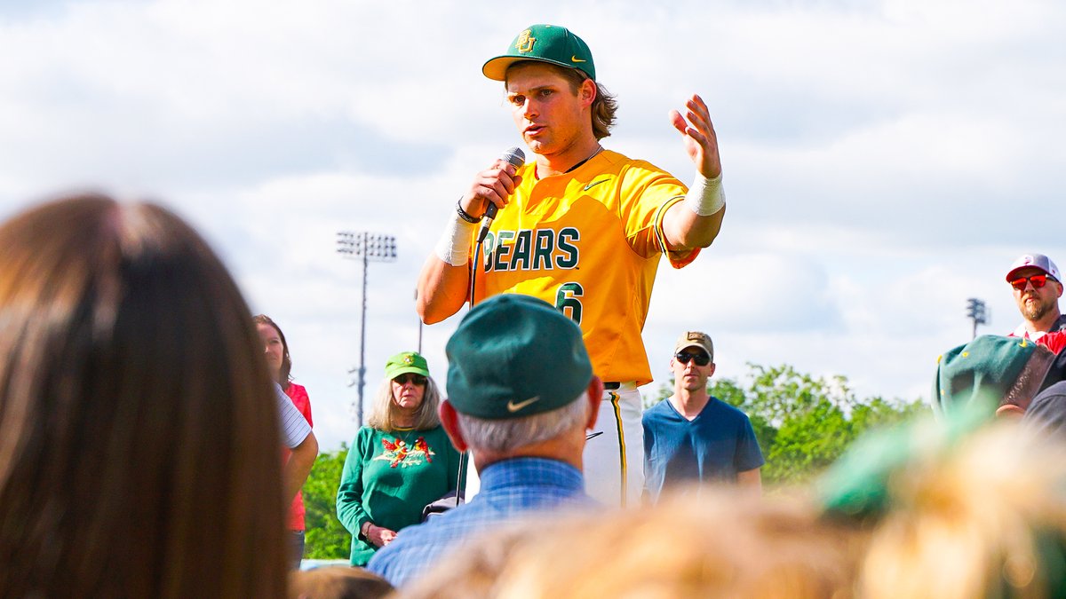 BaylorBaseball's tweet photo. A Saturday well spent 😄

#SicEm 🐻⚾️ | #Together https://t.co/W2gGA8ApTf