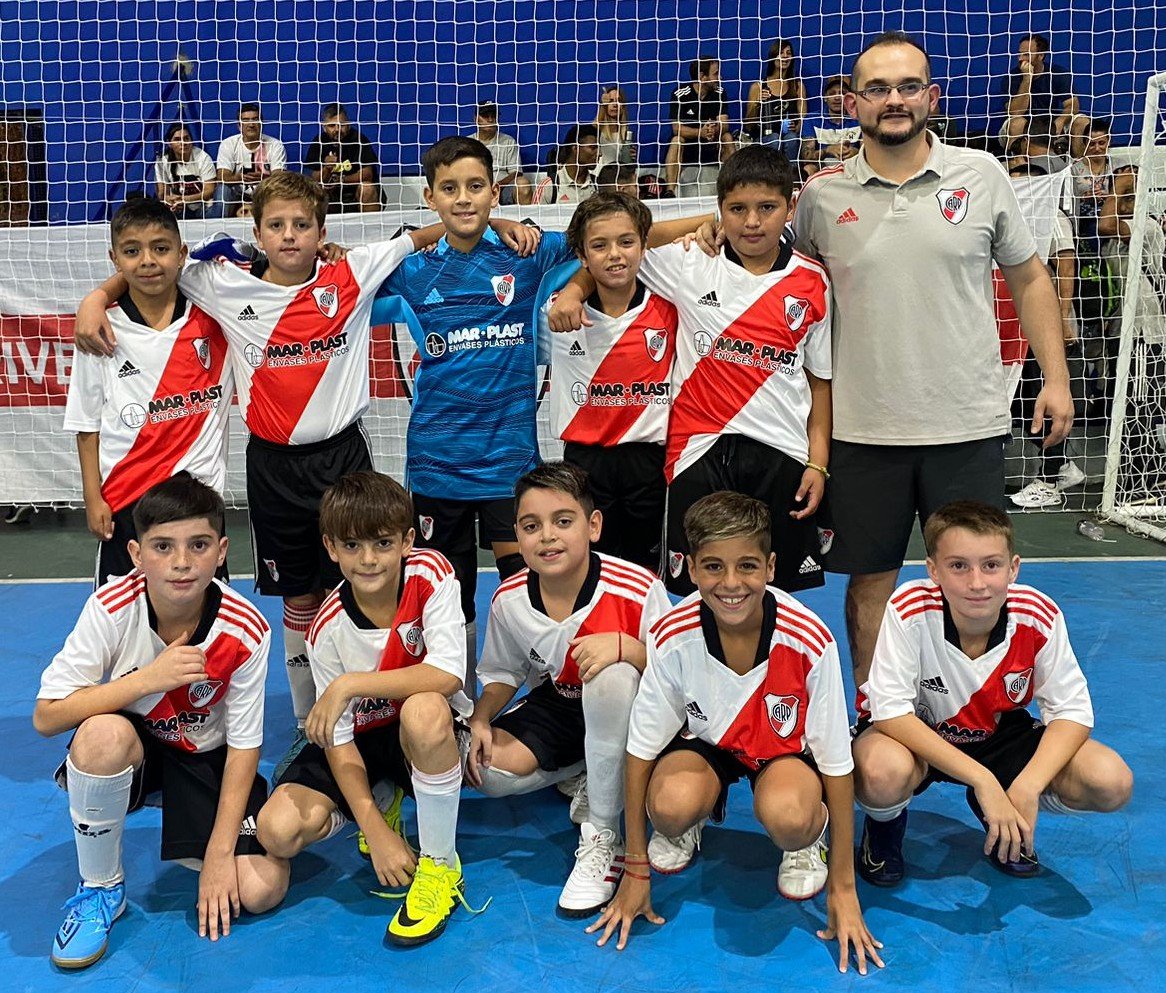 carpfutsal's tweet photo. 8va División

River Plate 7 - Camioneros 1

⚽:  Juan Poy Boto, Federico Méndez, Thiago Griffiths, Nicolás Rivera x2 y Dylan Paz x2. https://t.co/D39uK3ROoL