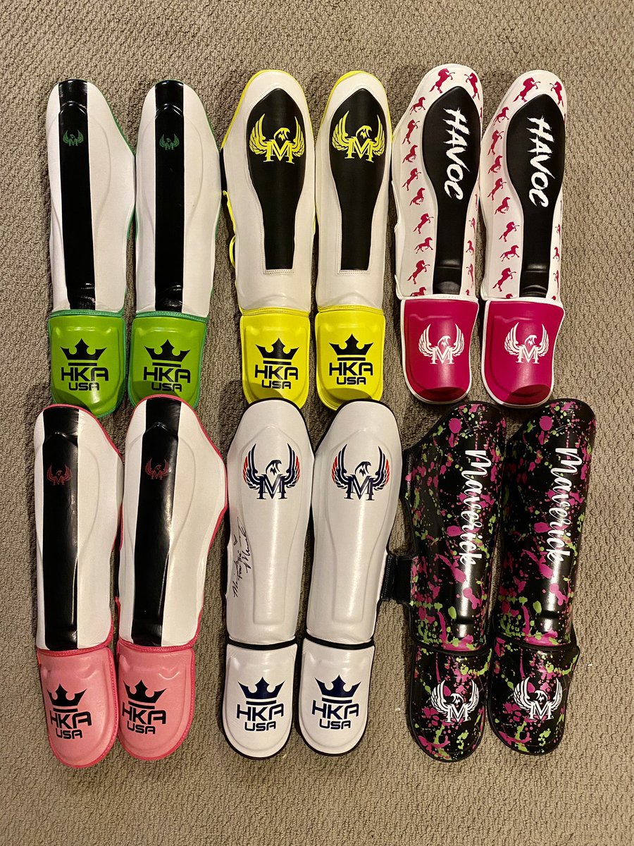 FearTheMAVERICK's tweet photo. All of the designs are in stock now &amp; can be autographed! Message me to order! All purchases $100+ get a free autographed 8x10 picture 🙏🏼
Boxing gloves: $100
Shin guards: $100
MMA puffies: $75
MMA gloves (4oz): $55
Shipping available internationally!
#pleaseretweet #share https://t.co/gKmJNqyWvK