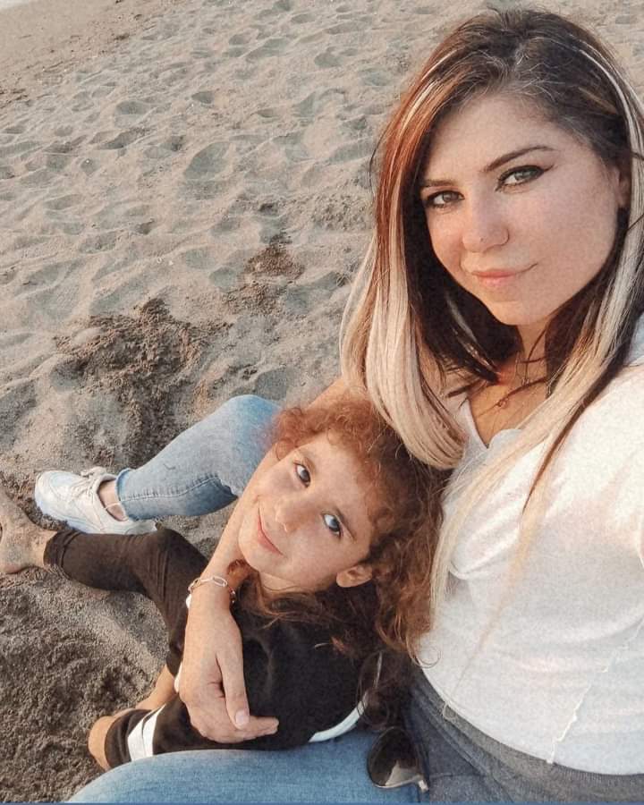 BeserikliN's tweet image. #kayıpcanlarimiznerede 
Bilmiyorsunuz!.. Adresi olmayan yollarda  biz de  her gün yitiyoruz. 
 Kayıp canlarımızın bir uzvuna bile razı olduk.Biliyor musunuz!..
Çok şey mi istiyoruz. Başlarında dua edebileceğimiz bir mezar taşı istediğimiz.  "Yeri belli" diyebilmek..