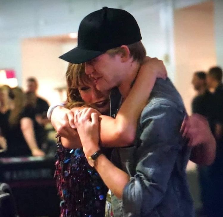 lovingemwasred's tweet photo. Taylor Swift didn’t write Mastermind &amp; Sweet Nothing for ET to say they broke up because Joe hasn’t attended The Eras Tour…leave my parents alone please and thank you‼️ https://t.co/8Sk9zTlnip