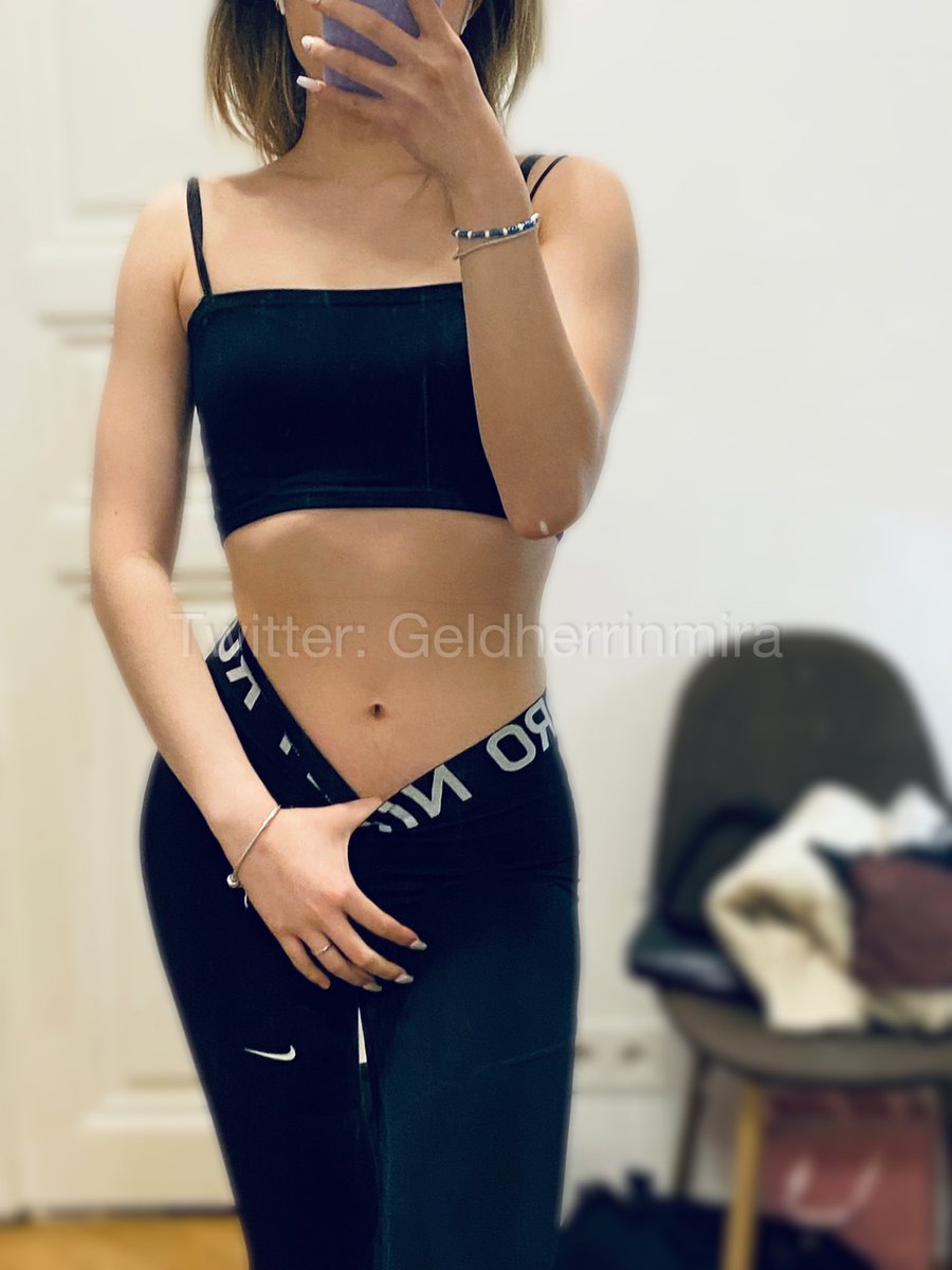 GeldherrinMira's tweet photo. Mach mich stolz auf dich, drain yourself for me https://t.co/ZNGkBPQ5wt