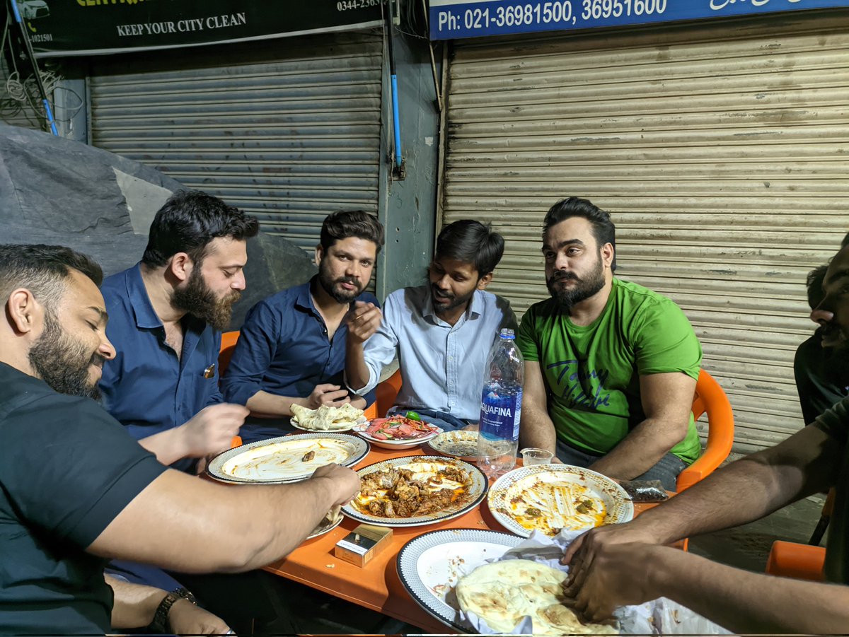 KChaskay's tweet photo. A scene of  Sehri shining brightly in the city of Karachi
💖💫 https://t.co/jdAvHcBuk9
