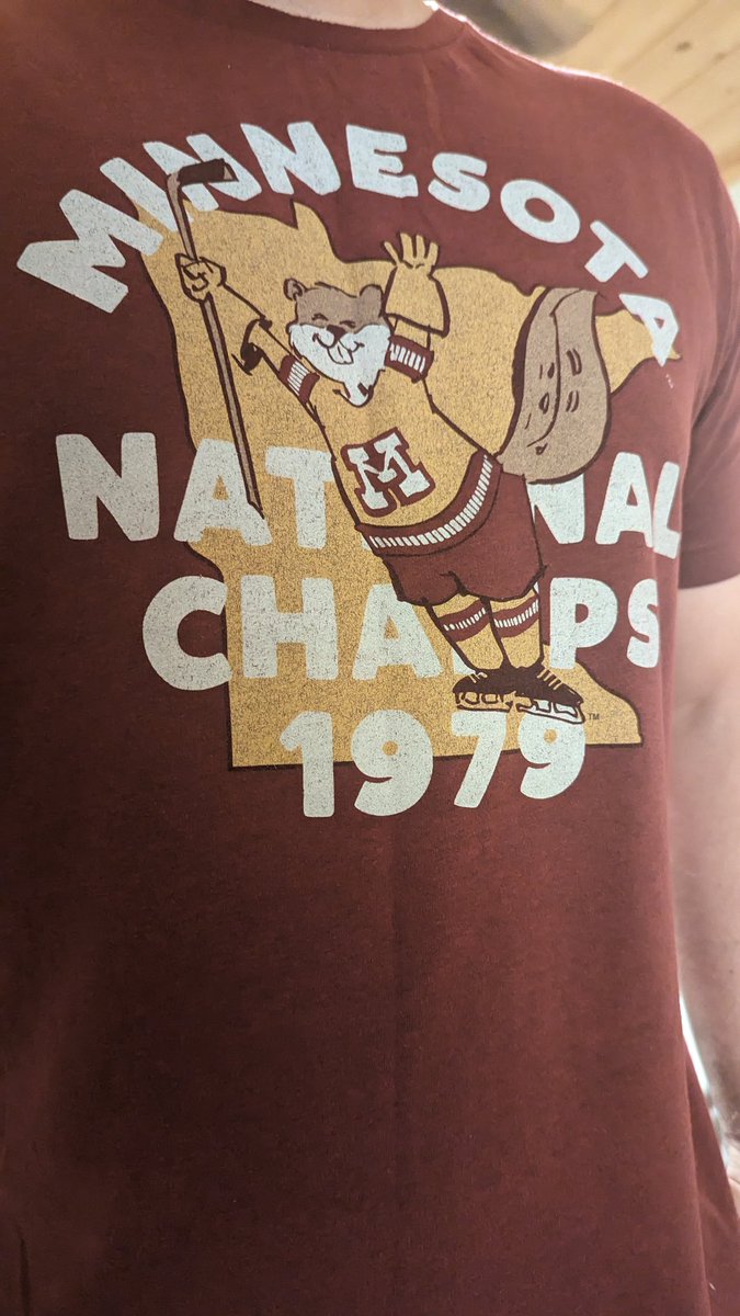 sltrisco21's tweet photo. Some @HomefieldApparl magic for the Natty! I'd say new Bomber Jacket when #PrideOnIce takes home #6 〽️ #SkiUMah #FrozenFour https://t.co/e3CYEyCSFs