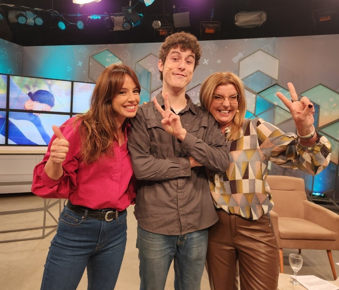 Gracias por venir <a href="/AnthonyUrugwild/">Antonio Ripoll</a> a <a href="/sabervivir_10/">Saber Vivir Mejor</a> <a href="/mariaalerey/">alejandra rey</a> fue un placer charlar sobre la serie Bichero, su condición de inclusiva y de consumo seguro para personas con TEA y público general y repasar tu historia de vida!!