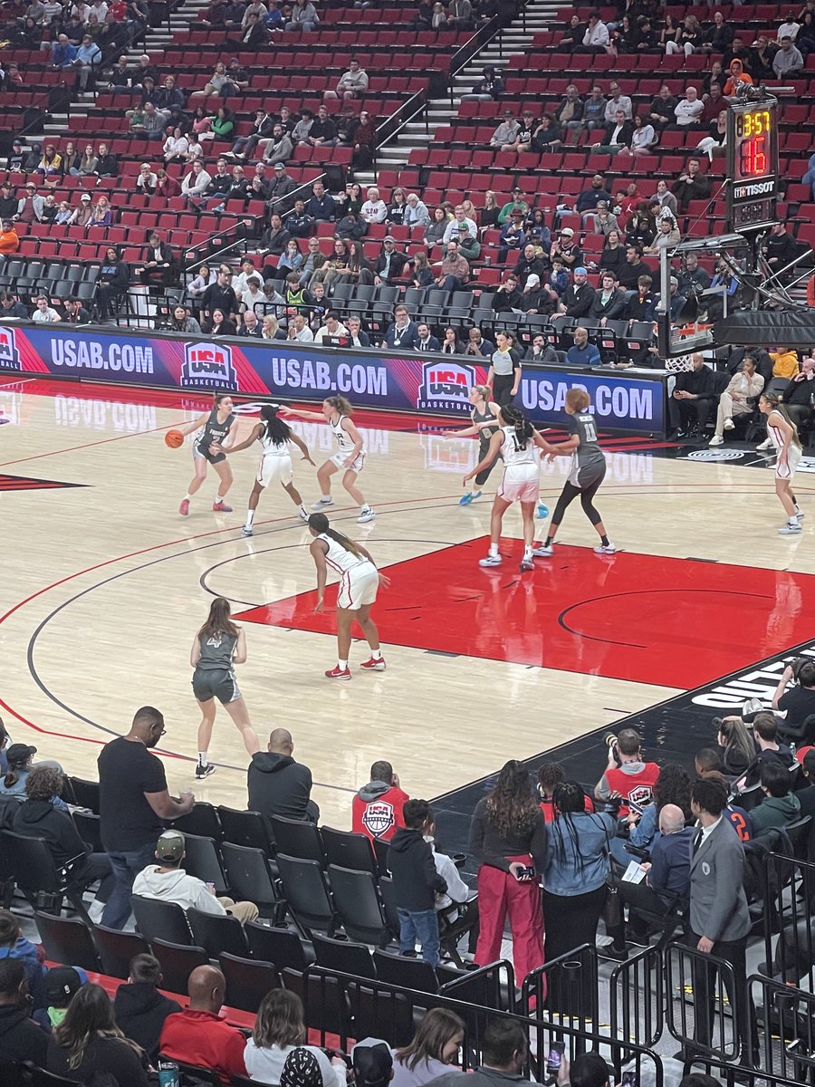 cool_brezze's tweet image. #NikeHoopClassic 2023 #ModaCenter thanks to ⁦@steven_von⁩ ⁦@750TheGame⁩