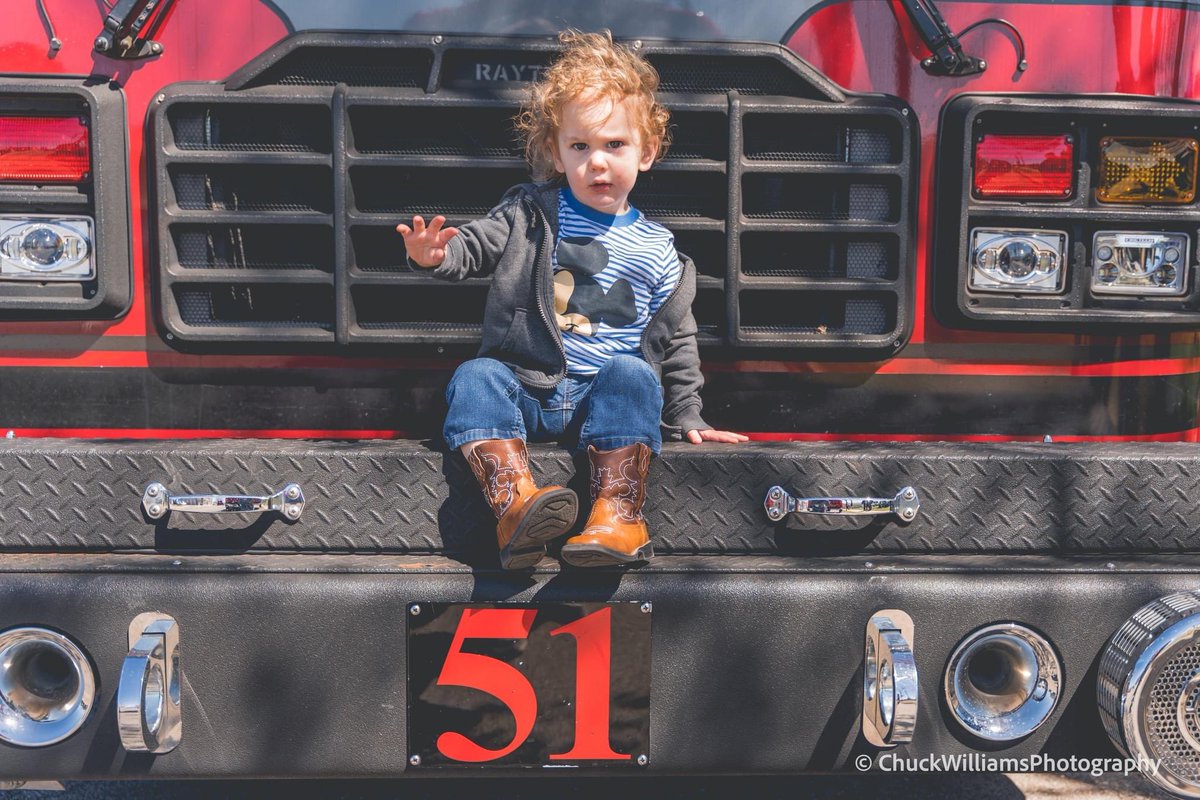 raytownfire's tweet photo. Had a great time this morning at the community parade with @RaytownPD and @shrinershosp. 

📷: @CWPhotograph https://t.co/8NUhRffVIP