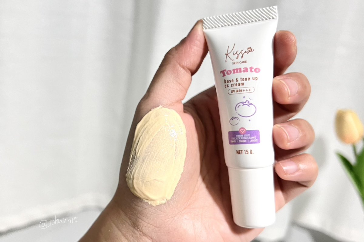 Phanbie's tweet photo. วันไหนรีบๆ #เบสมะเขือเทศผสมกันแดด ตัวเดียวจบ น้องเป็นทั้งกันแดด มีspf50 pa+++ เป็นเบสผสมรองพื้นมีบำรุงในตัวเดียว นี่เลิฟตรงนางเกลี่ยง่าย หน้าไม่วอกลอย ปรับผิว1-2ระดับ กลืนไปกับผิวได้หมดนะ ระหว่างกันน้ำกันเหงื่อแบบเริ่ด ตกเย็นผิวยังสวย คนผิวแพ้ง่ายใช้ได้นะ ไม่ต้องกลัวอุดตันเลอ https://t.co/tgZ6tUVjvr