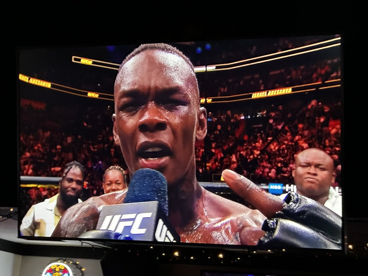 Mrhatz45's tweet photo. @ufc @stylebender The champ is back!!! #UFC287 https://t.co/vfZrIY6wun