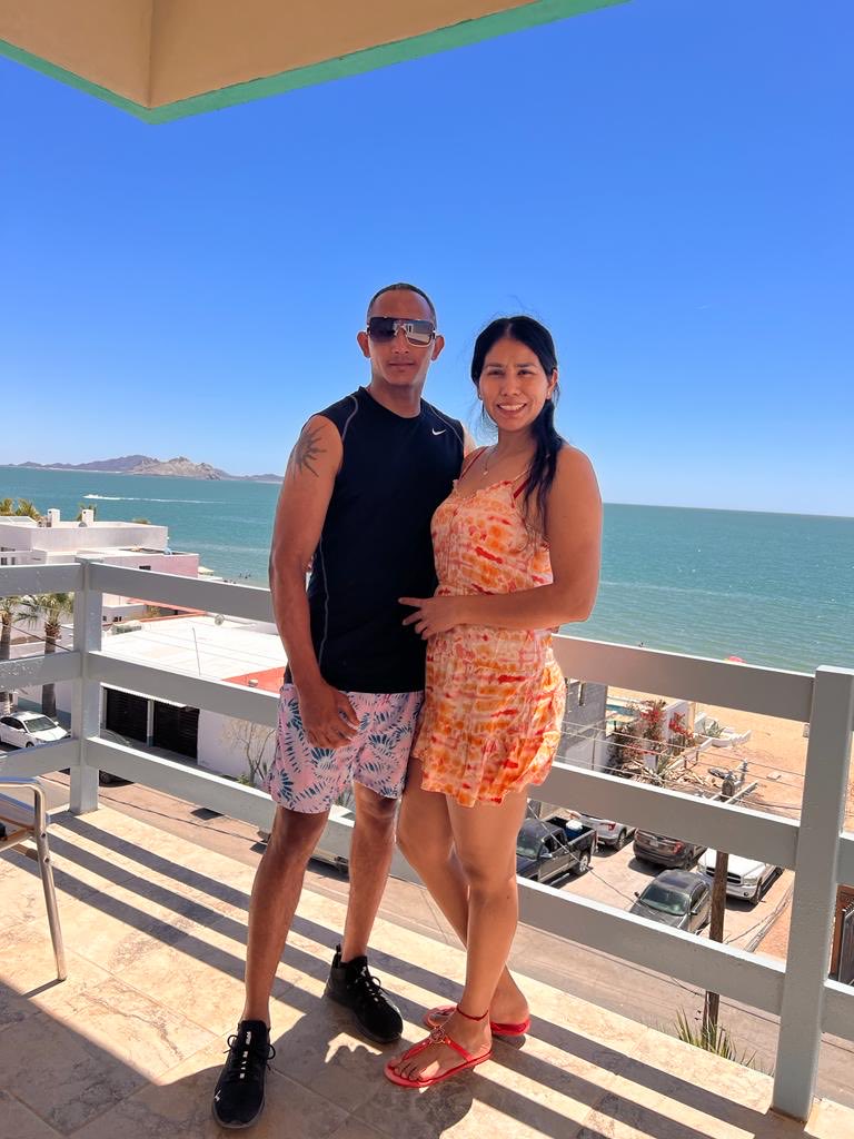 networkers64's tweet photo. Con mi amor https://t.co/XFhoN1efMa