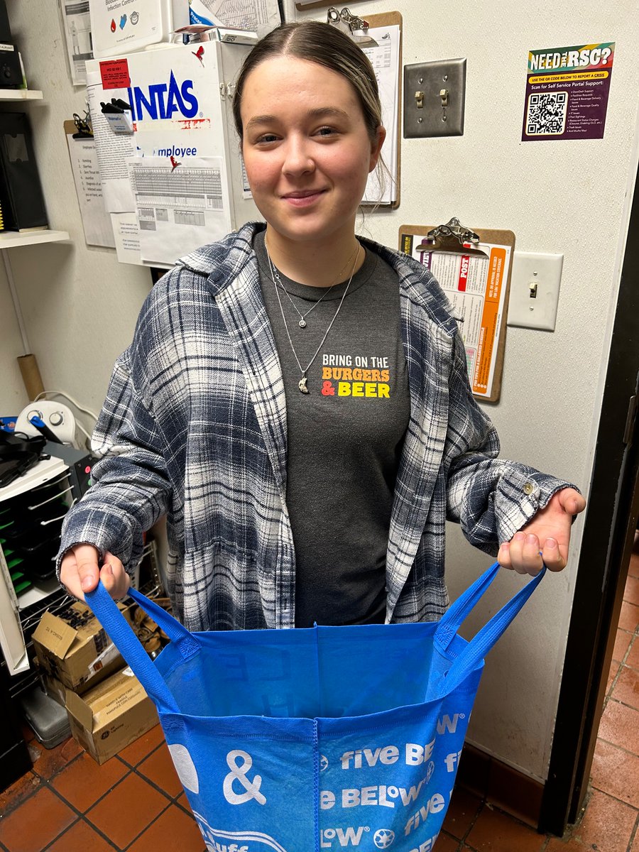 mamaanna94's tweet photo. @_aliviamelroy thank you for being my bunny π° helper! π canβt wait for the Easter Egg Hunt in the morning! #hoppyhunting #chilislove #teamtalmadge #GameOn #HappyEaster π₯π https://t.co/jcDrcSeYaJ