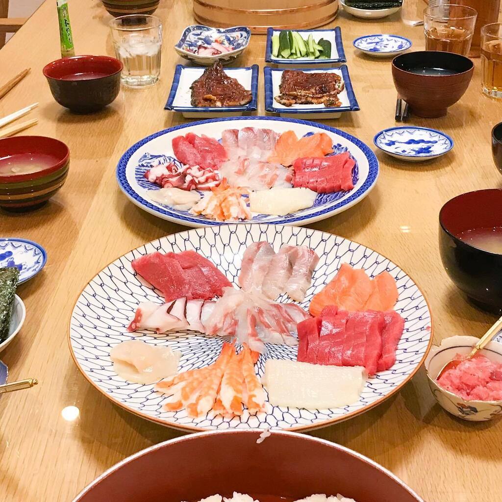 70_gome's tweet photo. 週末のパパ料理

久しぶりに手巻き寿司パーティ
10人前でした。

#週末のパパ料理　#パパ料理　#ゴメのパパ料理　#手巻き寿司　#手巻き寿司パーティ https://t.co/bX0n4zHsTk
