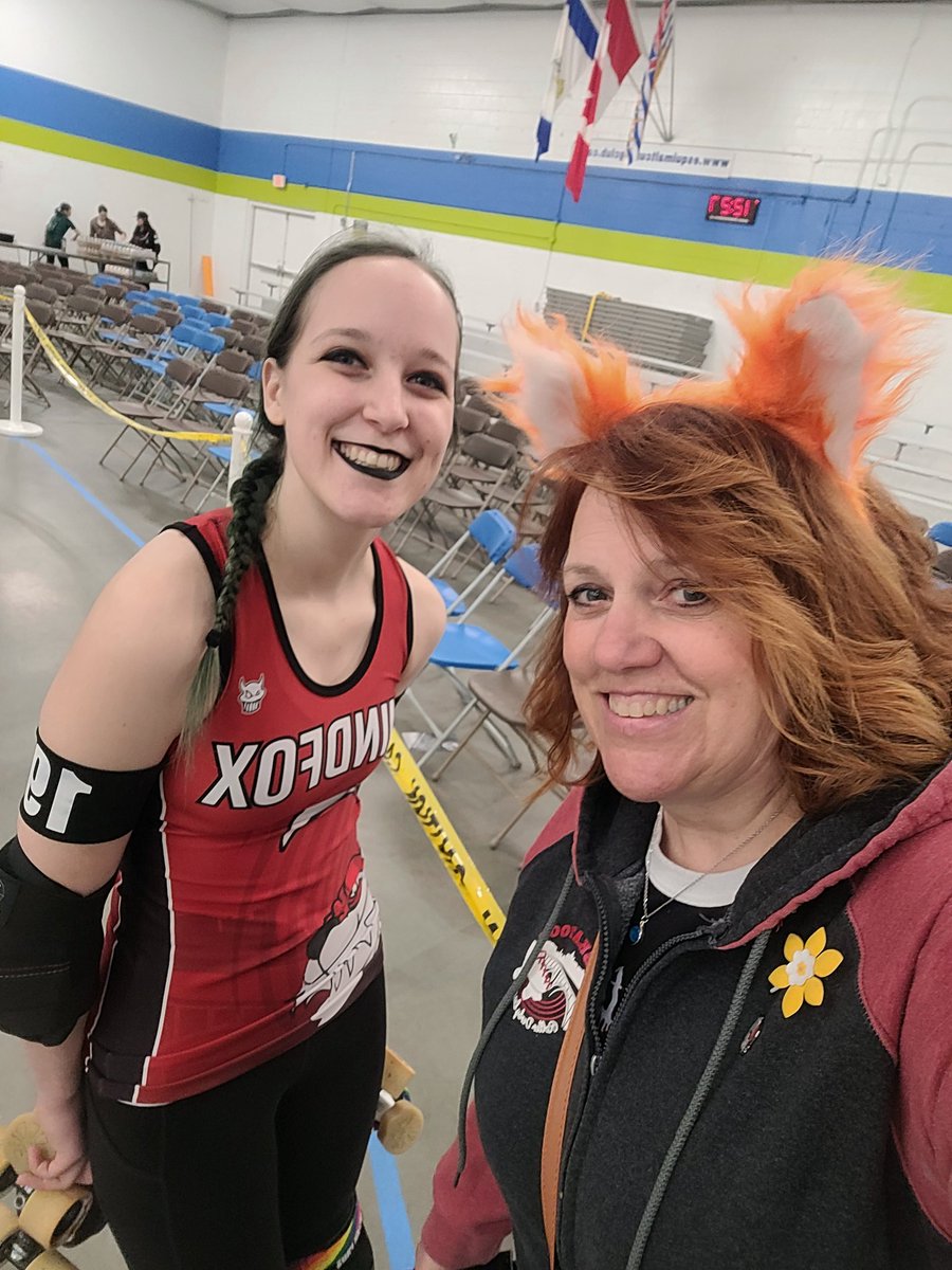 JaniceOwen's tweet photo. Yes, she's 21
Yes, this Mom came with her to Victoria to watch her play her sport.
I will always follow my kids and be their biggest cheerleader!!
Yay Raina Terror!!
#Jammer
#Mindfox
#SRDL
#WFTDA
#CapitolCityChaosTournament https://t.co/HDhBk4fgUs