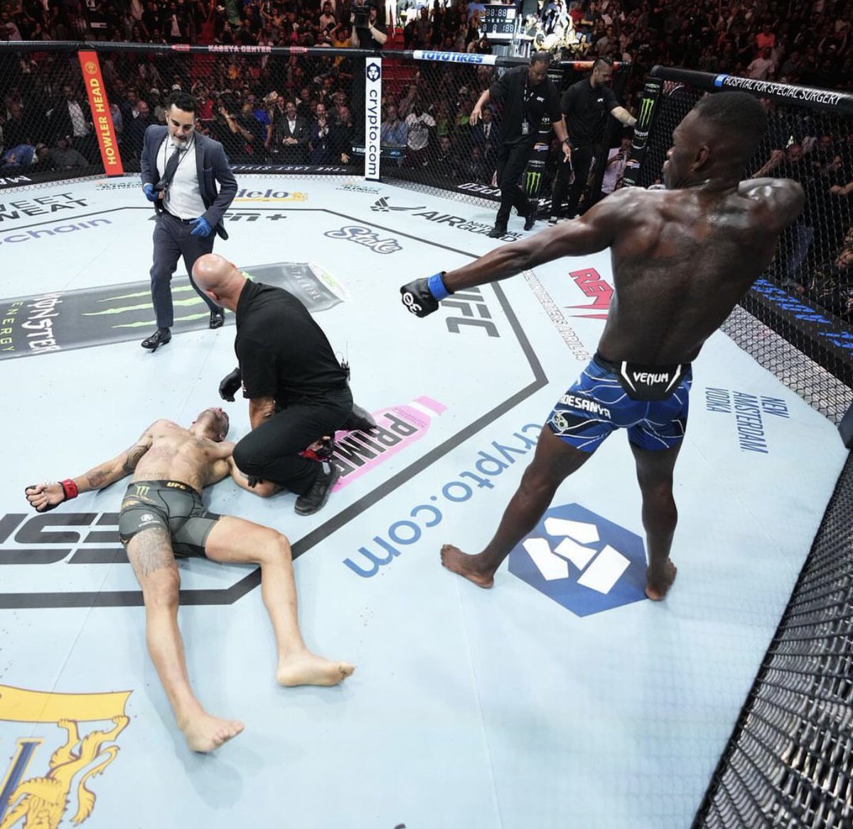 Mercer002's tweet image. And y’all thought that Leon pic was hard 💀